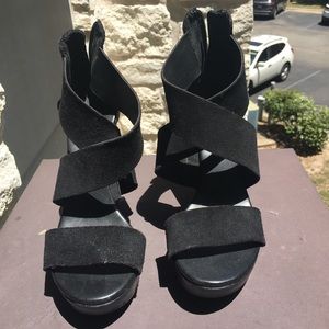 Diane von Furstenberg Heels (Black, size 7)